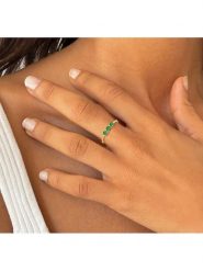 OR Carats Złoty pierścionek z kamieniami szlachetnymi rozmiar: 50. Zielone pierścionki OR Carats, z szmaragdem, złote. Za 652.99 zł.