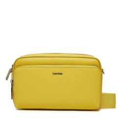 Torebka Calvin Klein. Żółte listonoszki Calvin Klein, bez wzorów, bez dodatków. Za 399.99 zł.