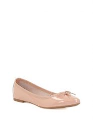 Kazar Skórzane baleriny w kolorze jasnoróżowym rozmiar: 38. Różowe baleriny Kazar, bez wzorów, z lakierowanej skóry, z okrągłym noskiem, bez obcasa, bez zapięcia. Za 130.19 zł.