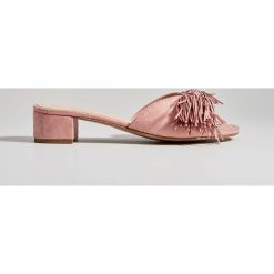 Klapki slip on na obcasie - Różowy. Klapki marki Mohito. Za 89.99 zł.