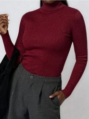 Prążkowany sweter - różowy. Czerwone swetry Sinsay, l, bez wzorów, prążkowane, bez ramiączek. Za 49.99 zł.