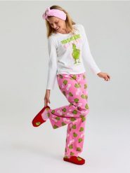 Kapcie z futerkiem Grinch - czerwony. Czerwone kapcie Sinsay, bez wzorów. Za 29.99 zł.