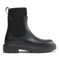 Botki Unisa. Czarne botki Unisa, bez wzorów, bez obcasa, na płaskiej podeszwie, bez zapięcia. Za 449.99 zł.