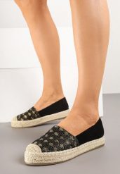 Czarne Espadryle Ozdobione Plecionką i Geometrycznym Motywem Sdivoria. Czarne espadryle Renee, bez wzorów, z jeansu, eleganckie, bez obcasa, na płaskiej podeszwie. W wyprzedaży za 67.99 zł.