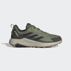 Buty Terrex Anylander Hiking. Brązowe buty trekkingowe adidas, z materiału, bez zapięcia. Za 366.50 zł.