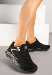 Czarno-Różowe Buty Sportowe Sneakersy z Siateczki Uloniria. Czarne buty sportowe lifestyle Born2be, z aplikacjami, z jeansu, bez zapięcia. W wyprzedaży za 84.99 zł.