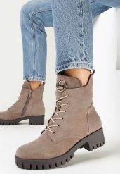 Szare Botki Workery z Metalową Ozdobą Garaia. Szare botki Born2be, z aplikacjami, bez obcasa, na płaskiej podeszwie, bez zapięcia. W wyprzedaży za 134.99 zł.