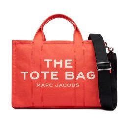 Torebka Marc Jacobs. Brązowe torebki klasyczne Marc Jacobs, bez wzorów, klasyczne, bez dodatków. Za 799.99 zł.