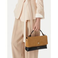 Torebka GINO ROSSI. Brązowe torebki klasyczne Gino Rossi, bez wzorów, klasyczne, bez dodatków. Za 379.99 zł.