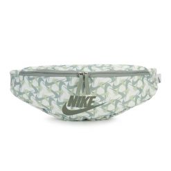 Saszetka nerka Nike Heritage. Fioletowe nerki i saszetki Nike, bez wzorów, sportowe, bez dodatków. Za 119.99 zł.