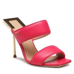 Klapki Elisabetta Franchi. Czerwone klapki Elisabetta Franchi, bez wzorów, bez obcasa, bez zapięcia. Za 2,919.00 zł.