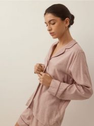 Dwuczęściowa piżama w groszki - brązowy. Brązowe piżamy Reserved, l, bez wzorów, z wiskozy, bez kołnierzyka, bez ramiączek. Za 139.99 zł.