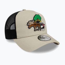 Czapka z daszkiem New Era NE Outdoor Patch Trucker. Brązowe czapki z daszkiem New Era, bez wzorów. Za 139.99 zł.