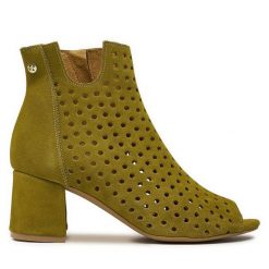 Botki Maciejka. Zielone botki Maciejka, bez wzorów, bez obcasa, na słupku, bez zapięcia. Za 259.99 zł.