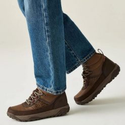 Damskie buty trekkingowe Shayford. Brązowe buty trekkingowe Regatta, z materiału, bez zapięcia. Za 314.50 zł.