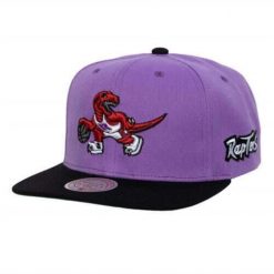 Czapka typu snapback Toronto Raptors NBA Team Origins Hwc. Fioletowe czapki z daszkiem Mitchell & Ness, bez wzorów, z poliesteru, eleganckie. Za 190.00 zł.