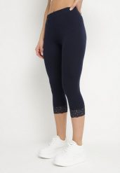 Granatowe Legginsy Bawełniane z Elastyczną Gumką i Koronką na Nogawkach Efrine. Niebieskie legginsy Born2be, bez wzorów, z bawełny. Za 14.99 zł.