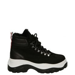 BOTKI Z NASZYWKĄ 451250 BLACK. Czarne botki Venezia, z aplikacjami, z nubiku, bez obcasa, bez zapięcia. Za 179.00 zł.