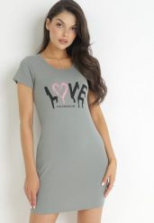 Ciemnozielona Bawełniana Sukienka T-shirtowa z Napisem Avera. Zielone sukienki Born2be, m, bez wzorów, z bawełny, bez kołnierzyka, bez ramiączek, mini. W wyprzedaży za 48.99 zł.
