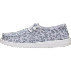 HeyDude Damskie Mokasyny Wendy Stretch Jersey Leopard. Białe mokasyny Hey dude, bez wzorów, z jersey. Za 289.00 zł.