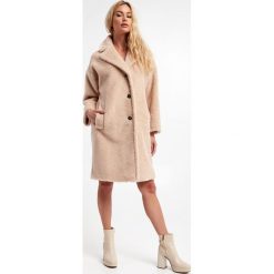 Płaszcz Salmone WEEKEND MAX MARA. Brązowe płaszcze Weekend Max Mara, bez wzorów, z futra, bez kaptura. Za 3,669.00 zł.