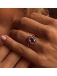 Les Petites Précieuses Pozłacany pierścionek z cyrkoniami i ametystem rozmiar: 54. Różowe pierścionki Les Petites Précieuses, z ametystem, pozłacane. Za 245.38 zł.