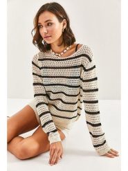 Bianco Lucci Sweter w kolorze biało-czarnym rozmiar: onesize. Białe swetry Bianco Lucci, bez wzorów, ze splotem, bez ramiączek. Za 56.99 zł.