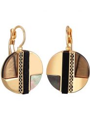 MENTHE À L'O Pozłacane kolczyki z masą perłową rozmiar: onesize. Białe kolczyki MENTHE À L'O, z perłą, pozłacane. Za 107.45 zł.