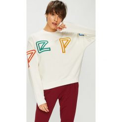 Pepe Jeans - Bluza Colette. Białe bluzy Pepe Jeans, l, z aplikacjami, z bawełny, bez kaptura. W wyprzedaży za 269.90 zł.