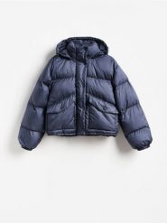 Krótka kurtka z puchem - granatowy. Niebieskie kurtki Reserved, l, bez wzorów, z puchu, bez kaptura. Za 279.99 zł.