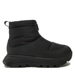 Śniegowce FitFlop. Czarne śniegowce FitFlop, bez wzorów, bez zapięcia. Za 749.99 zł.