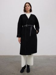 BGN Płaszcz przejściowy w kolorze czarnym rozmiar: 40. Czarne płaszcze BGN, bez wzorów, ze skóry, bez kaptura. Za 256.09 zł.