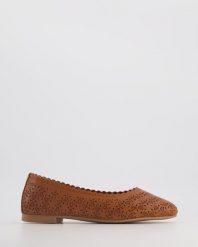 SKÓRZANE BALERINY E242-1 COCONUT. Baleriny Venezia, bez wzorów, ze skóry, bez obcasa, bez zapięcia. Za 169.00 zł.