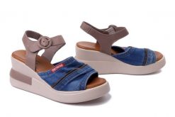 ARTIKER RELAKS 54C0208 jeans, sandały damskie. Niebieskie sandały Artiker Relaks, bez wzorów, z gumy, bez obcasa, na koturnie, bez zapięcia. Za 279.90 zł.