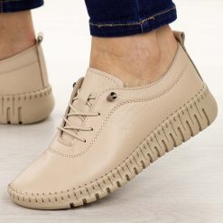 Beżowe skórzane półbuty damskie T.Sokolski 4000. Brązowe półbuty wsuwane Sokolski, na jesień, bez wzorów, z jeansu, biznesowe, z okrągłym noskiem, bez obcasa, na płaskiej podeszwie. Za 249.00 zł.