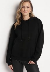 Czarna Bluza Kangurka z Kapturem i Szeroką Kieszenią Rihea. Czarne bluzy Born2be, bez wzorów, z kapturem. W wyprzedaży za 67.99 zł.