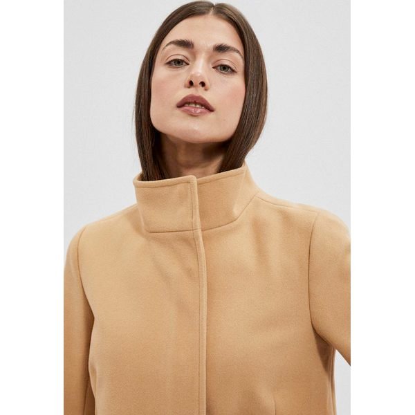 Płaszcz ze stójką. Brązowe płaszcze MOODO, xs, bez wzorów, z poliesteru, bez kaptura. W wyprzedaży za 125.99 zł.