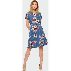 Wiskozowa sukienka w kwiaty. Sukienki Greenpoint, bez wzorów, z wiskozy, bez kołnierzyka, bez ramiączek. Za 39.99 zł.