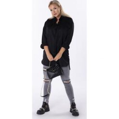 Długa koszula oversize z kieszeniami - czarny, U. Czarne koszule e-margeritka, bez wzorów, z bawełny, eleganckie, z asymetrycznym kołnierzem, bez ramiączek. Za 139.99 zł.
