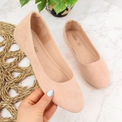 Baleriny damskie zamszowe beżowe eVento 9BL02-1031. Brązowe baleriny eVento, bez wzorów, ze skóry ekologicznej, bez obcasa, bez zapięcia. Za 53.99 zł.