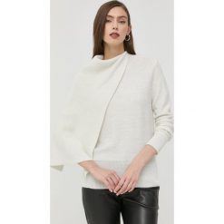 Silvian Heach sweter z domieszką wełny damski kolor beżowy lekki. Brązowe swetry Silvian Heach, l, bez wzorów, z dzianiny, bez ramiączek. W wyprzedaży za 364.99 zł.