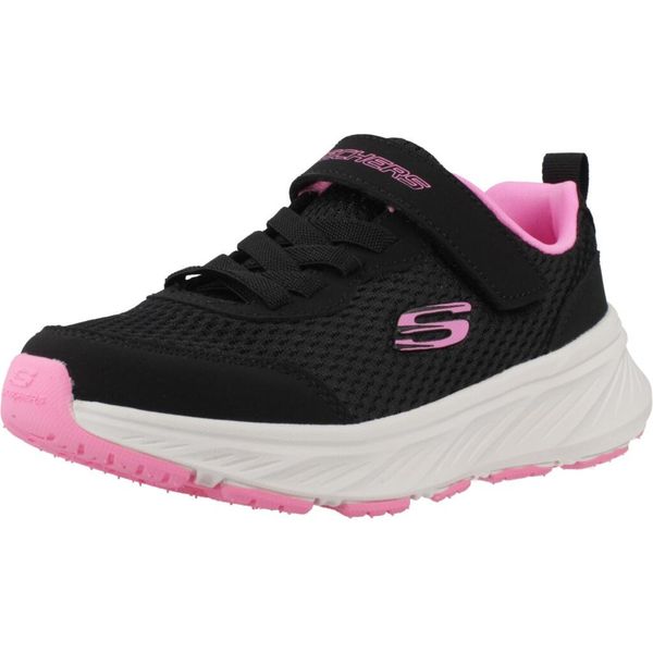 Buty SKECHERS EDGERIDE SMOOTH JOURNEY Czarny. Czarne buty trekkingowe Skechers, bez wzorów, z materiału, bez zapięcia, trekkingowe. Za 290.00 zł.