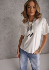 Biały Bawełniany T-shirt Hillswor Ozdobiony Apaszką. Białe t-shirty Renee, l, bez wzorów, z bawełny, eleganckie, bez kołnierzyka, bez ramiączek. Za 69.99 zł.