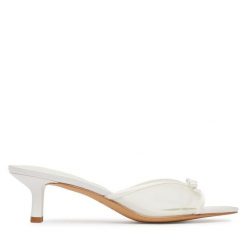 Klapki Aldo. Białe klapki Aldo, bez wzorów, bez obcasa, bez zapięcia. Za 359.99 zł.