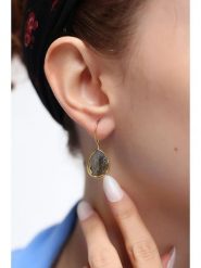 Pierres delicates Pozłacane kolczyki z labradorytem rozmiar: onesize. Szare kolczyki Pierres delicates, z labradorytem, pozłacane. Za 50.45 zł.