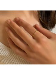 Les Petites Précieuses Pozłacany pierścionek z diamentem rozmiar: 54. Żółte pierścionki Les Petites Précieuses, z diamentem, pozłacane. Za 100.75 zł.