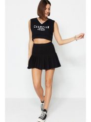Trendyol Spódnica w kolorze czarnym rozmiar: 38. Czarne spódnice Trendyol, na co dzień, bez wzorów, mini, proste. Za 52.99 zł.