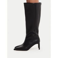 Kozaki Nine West. Czarne kozaki Nine West, bez wzorów, bez obcasa, na szpilce, bez zapięcia. Za 329.99 zł.