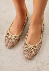 Ciemnobeżowe Balerinki z Siateczkową Cholewką z Plecionką Zdobione Kokardką Harelaya. Brązowe baleriny Renee, z aplikacjami, z jeansu, boho, bez obcasa, na płaskiej podeszwie, bez zapięcia. Za 69.99 zł.
