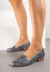 Niebieskie Czółenka Ażurowe z Ozdobnym Motylkiem i Skórzaną Wkładką Davialira. Niebieskie czółenka Born2be, w ażurowe wzory, eleganckie, bez obcasa, bez zapięcia. Za 129.99 zł.